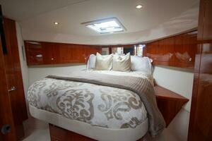 2012 Riviera 50 Sport Yacht thumbnail 10