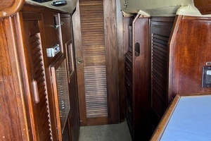 1978 Islander Freeport 41 thumbnail 10