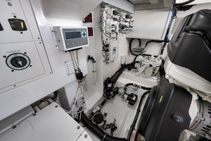 42FT (12.8M) MAG BAY