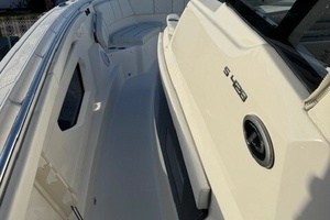 2023 Pursuit S 428 Sport thumbnail 13