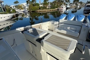 2023 Pursuit S 428 Sport thumbnail 16
