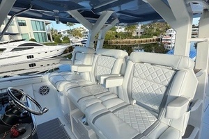 2023 Pursuit S 428 Sport thumbnail 7