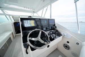 2011 Contender 40 Express