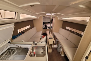 Earling 30ft Beneteau Yacht For Sale