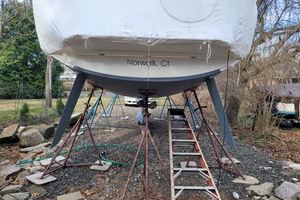 Earling 30ft Beneteau Yacht For Sale