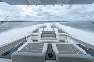 2023 Pursuit S 428 Sport thumbnail 28