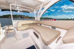 2015 Pursuit 385 OS thumbnail 17