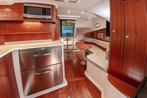 2015 Pursuit 385 OS thumbnail 30