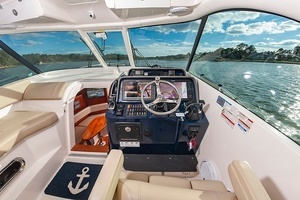 2015 Pursuit 385 OS thumbnail 20