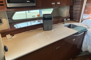 2010 Sea Ray 370 Sundancer thumbnail 24