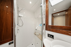 2024 Riviera 6000 SPORT YACHT thumbnail 71