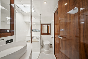 63FT (19.2M) RIVIERA