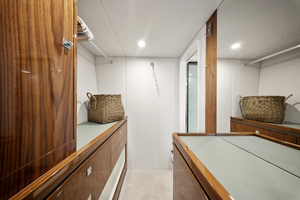 2024 Riviera 6000 SPORT YACHT thumbnail 96