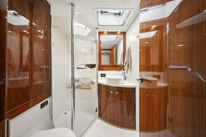 2024 Riviera 6000 SPORT YACHT thumbnail 70