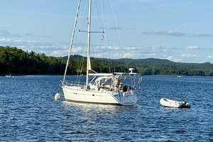 2004 Beneteau 423 thumbnail 2