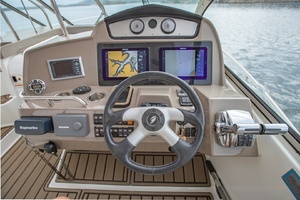 2008 Cruisers Yachts 460 Express thumbnail 14
