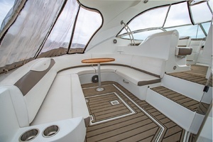 2008 Cruisers Yachts 460 Express thumbnail 5