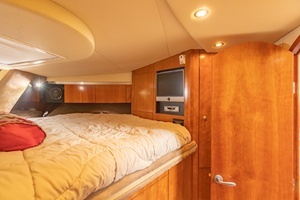 2008 Cruisers Yachts 460 Express thumbnail 19