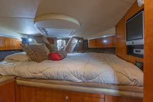 2008 Cruisers Yachts 460 Express thumbnail 21