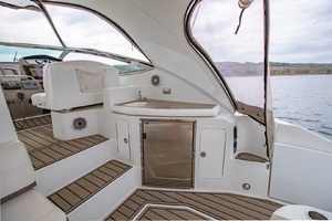 2008 Cruisers Yachts 460 Express thumbnail 12