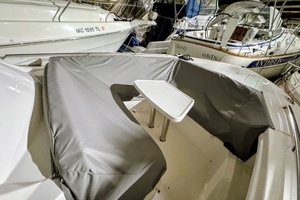 2024 Tiara Yachts 38 LS thumbnail 30