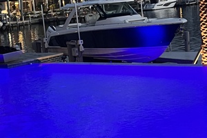 38FT (11.58M) TIARA YACHTS