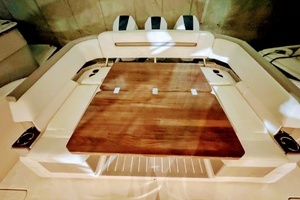 2024 Tiara Yachts 38 LS thumbnail 6