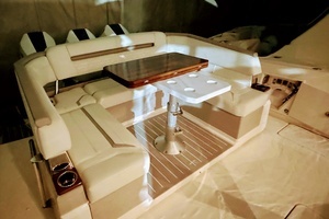 2024 Tiara Yachts 38 LS thumbnail 24