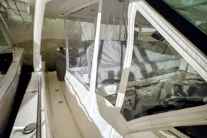 2024 Tiara Yachts 38 LS thumbnail 8