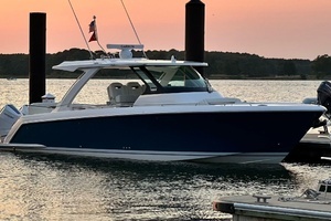 2024 Tiara Yachts 38 LS thumbnail 27