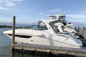 2017 Sea Ray Sundancer 370 thumbnail 4
