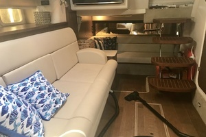 2017 Sea Ray Sundancer 370 thumbnail 21