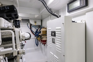 2003 American Custom Yachts thumbnail 71