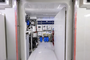 2003 American Custom Yachts thumbnail 73