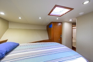 2003 American Custom Yachts thumbnail 47