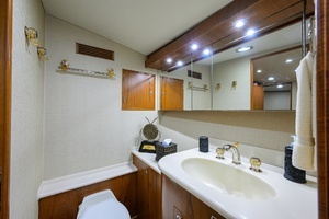 2003 American Custom Yachts thumbnail 61