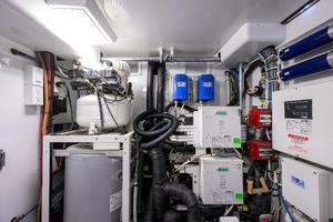 2003 American Custom Yachts thumbnail 76