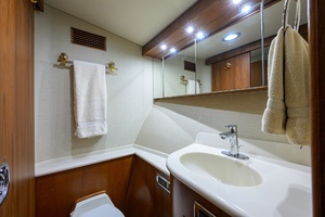 2003 American Custom Yachts thumbnail 49