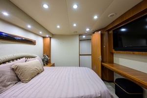 2003 American Custom Yachts thumbnail 57
