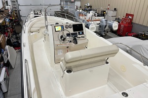 25ft Boston Whaler Yacht For Sale