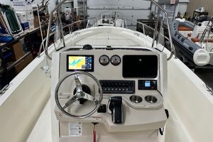 25ft Boston Whaler Yacht For Sale