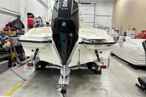 25ft Boston Whaler Yacht For Sale