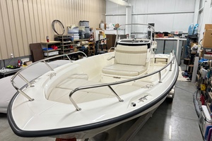 25ft Boston Whaler Yacht For Sale