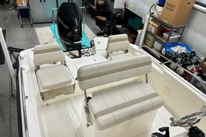 25ft Boston Whaler Yacht For Sale