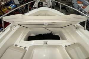 25ft Boston Whaler Yacht For Sale