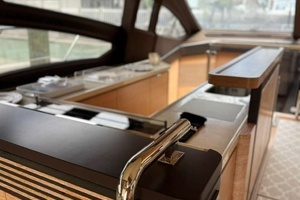 2014 Azimut 64 thumbnail 19