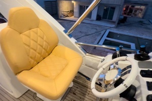 2014 Azimut 64 thumbnail 9