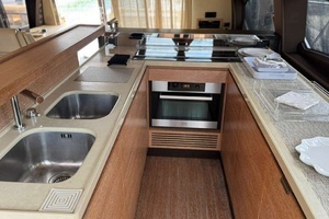 2014 Azimut 64 thumbnail 18