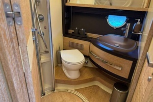 2014 Azimut 64 thumbnail 30