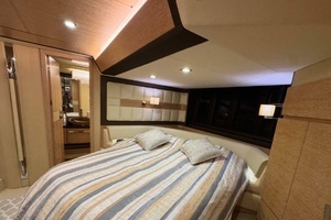 2014 Azimut 64 thumbnail 25